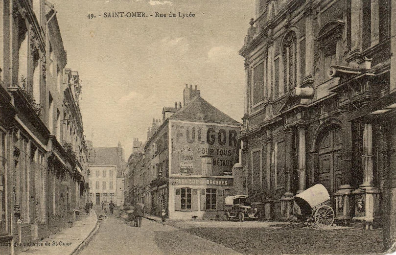 (c)- Vue sur la chapelle des jésuites