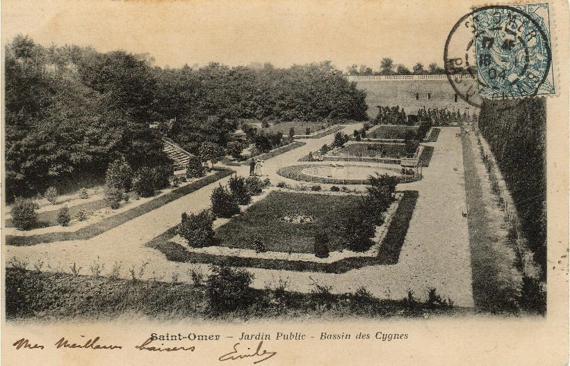 (k)- En bas des remparts