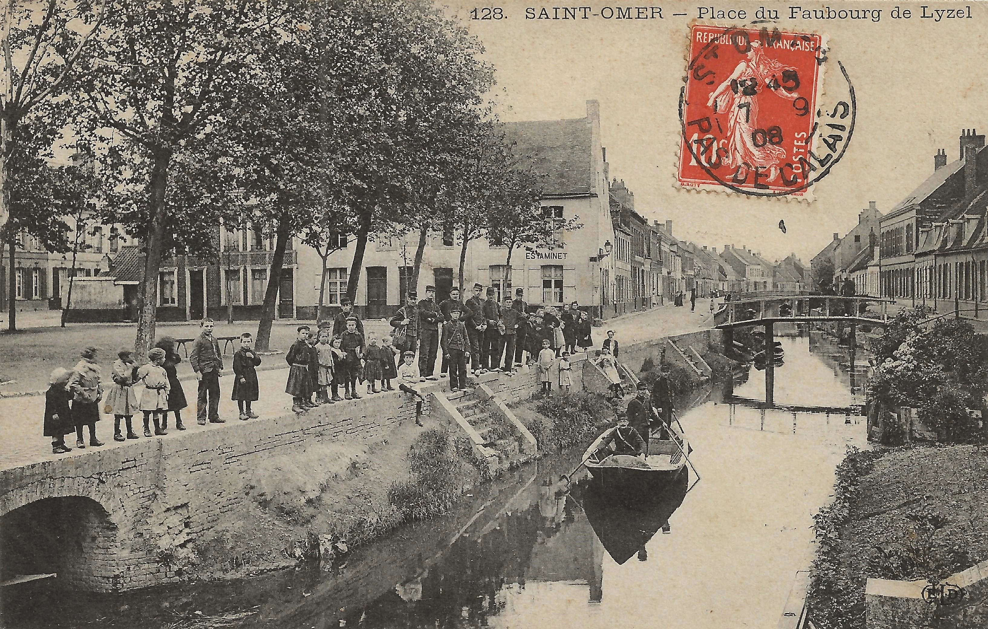 (b) La Place du  Faubourg du Lyzel