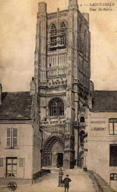 (a)- Juste avant l'enclos