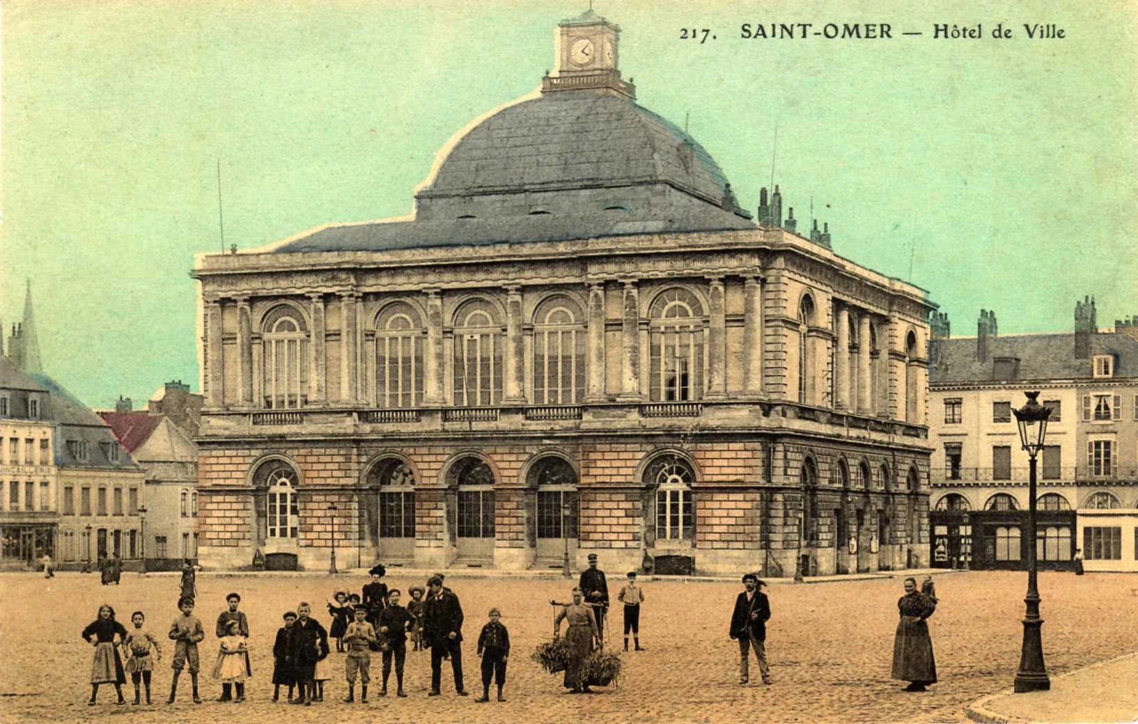 (a)- Hôtel de ville