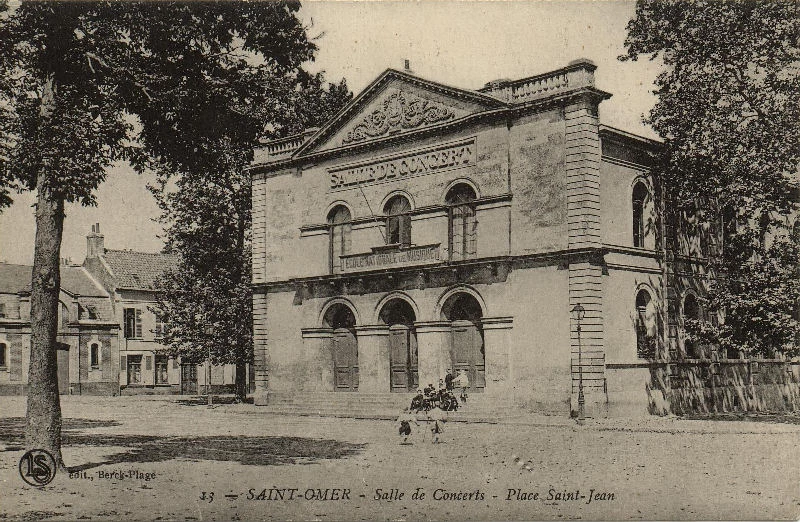 (f)- Salle des concerts