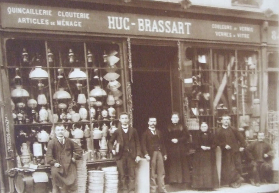 (h)- Il y a du monde