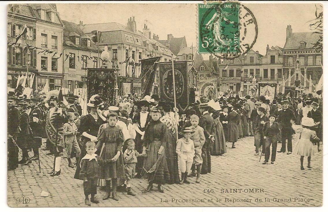 (e1 ) - Un jour de procession