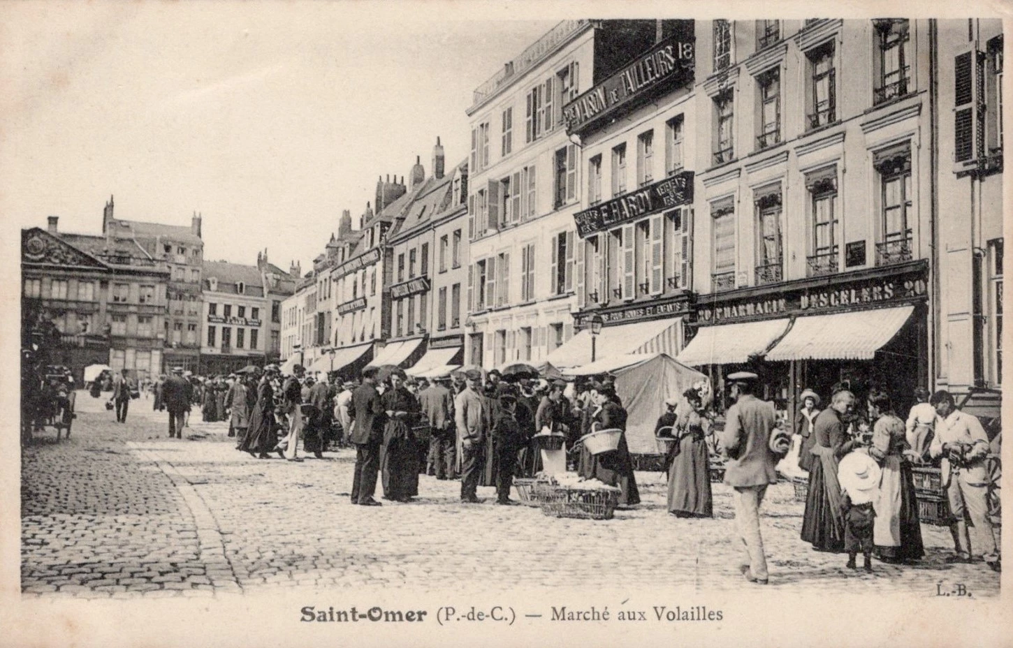 (i)- La place un jour de marché