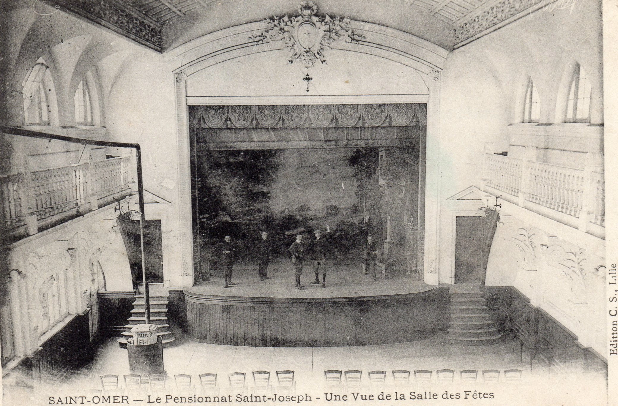 (e)- La salle des fêtes