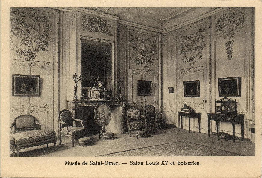 (h)- Un salon d'époque