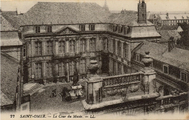 (a)-  le musée